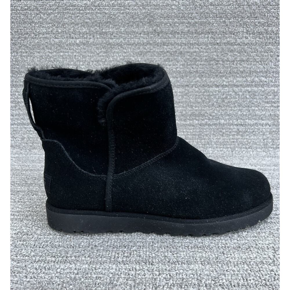 UGG Cory Genuine Shearling Short Boot Black Women's Size 7 US NEW